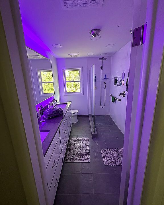 2nd image of 429 Davis Ave