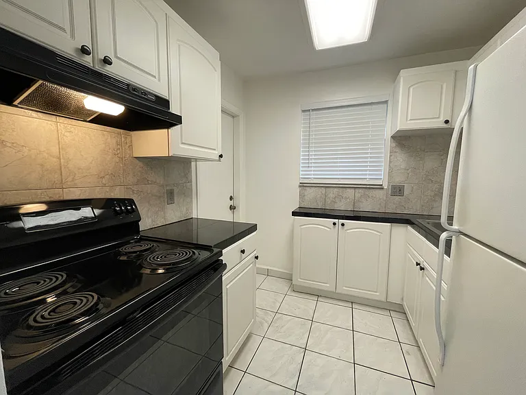 6030 SW 32nd St — Photo 7