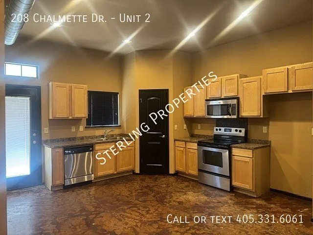 208 Chalmette Dr #2 — Photo 6