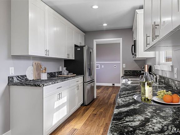 4th image of 1207 Coachlite Dr