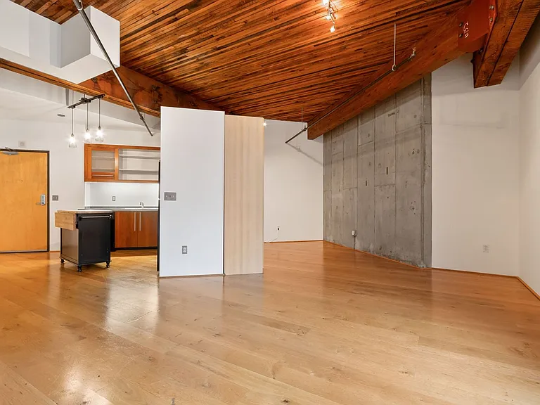 1420 NW Lovejoy St #633 — Photo 9