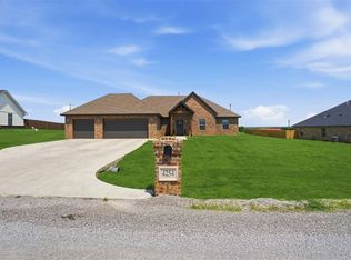 4254 Mesa Dr, Elgin, OK 73538
