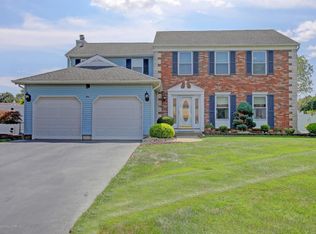 9 Plymouth Ln, Manalapan, NJ