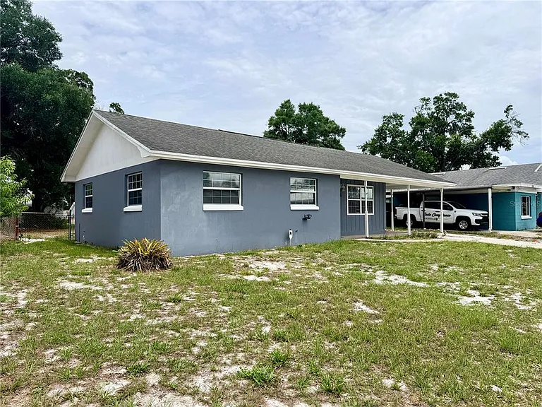 506 Holt Cir — Photo 3