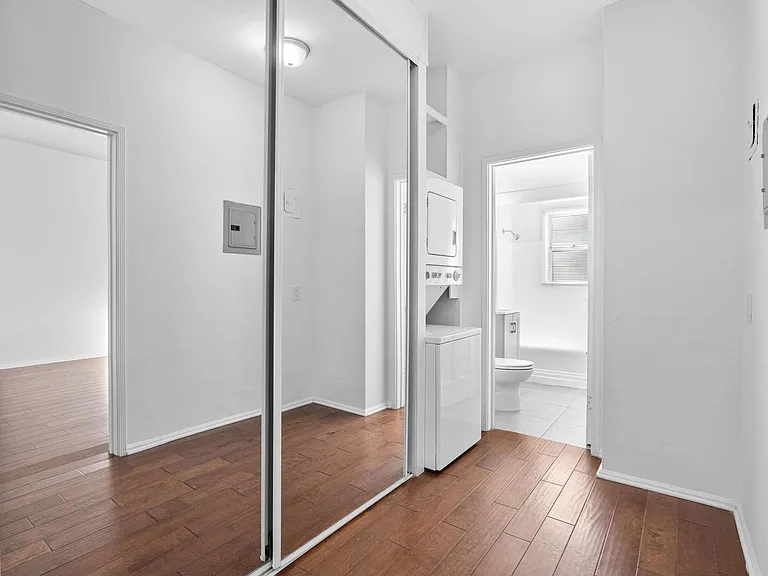 963 N Doheny Dr — Photo 20