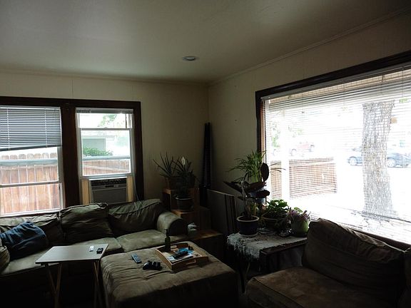 1624 Phillips Street - Living 1