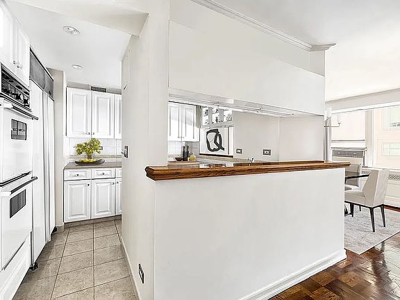 5th image of 155 E 34th St #16MN