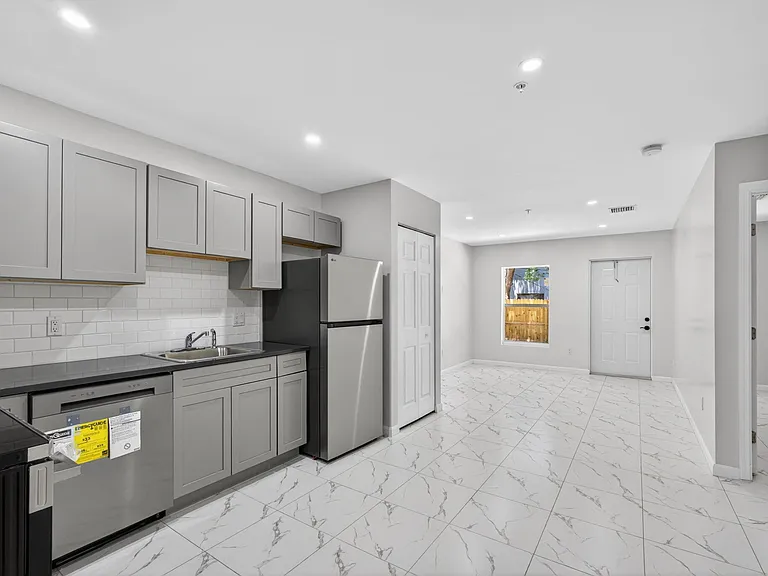 3255 Avenue J — Photo 15