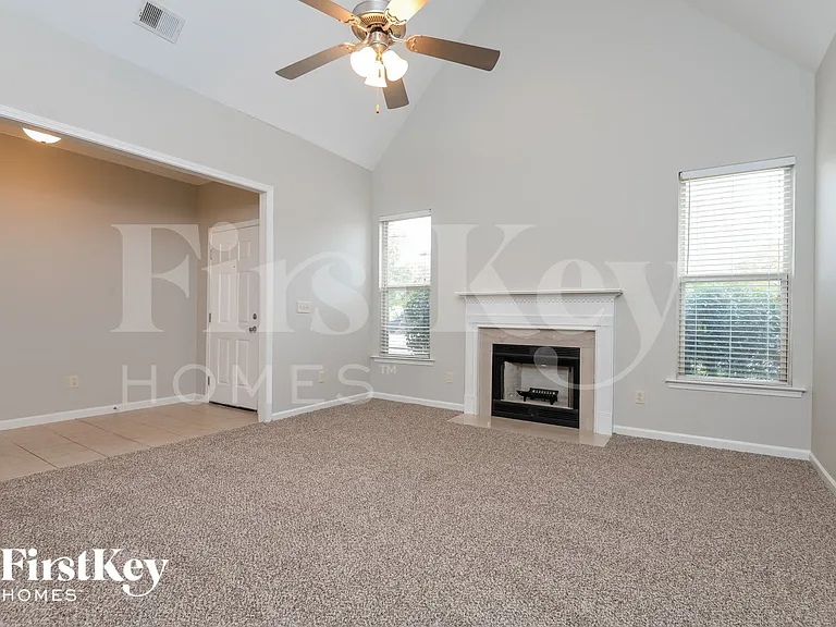 2127 Spaulding Pl — Photo 3
