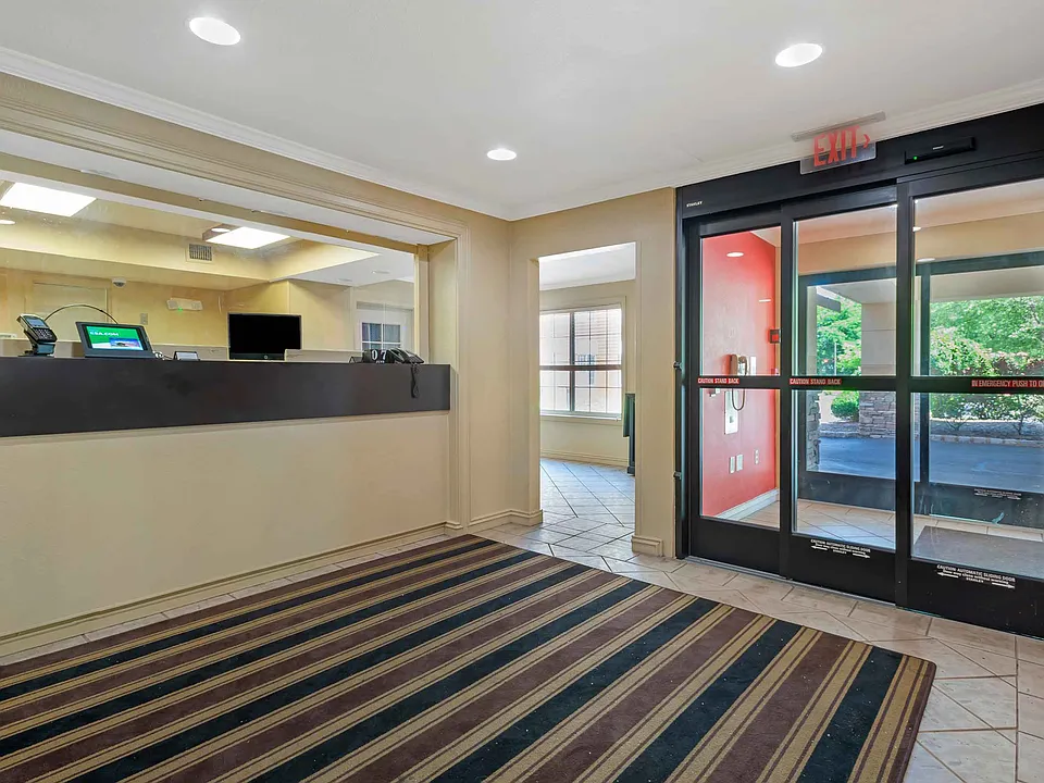 Lobby and Guest Check-in