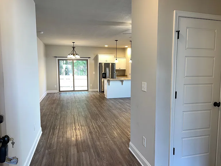 187 Bay Meadows Dr SW — Photo 2