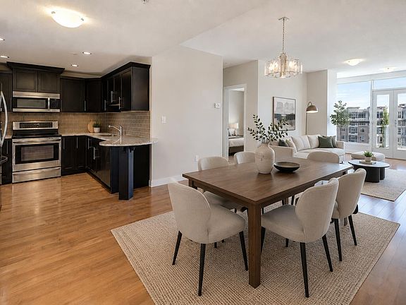 3rd image of 16 Varsity Estates Cir NW #810