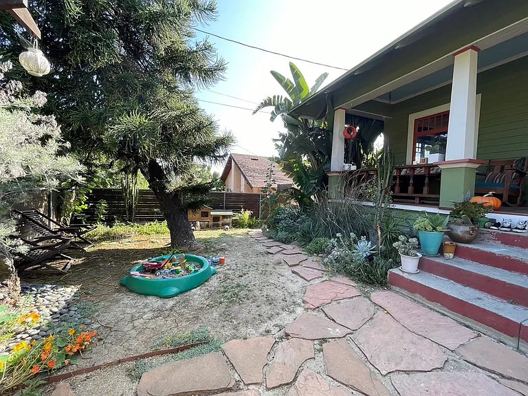 1143 N Benton Way — Photo 4