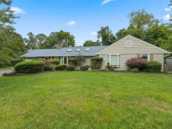 42 Acorn Lane, Stony Brook, NY 11790