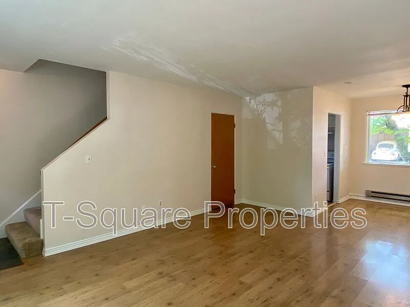 2 bed, 1.0 bath, 885 sqft, $2,400 — Photo 2