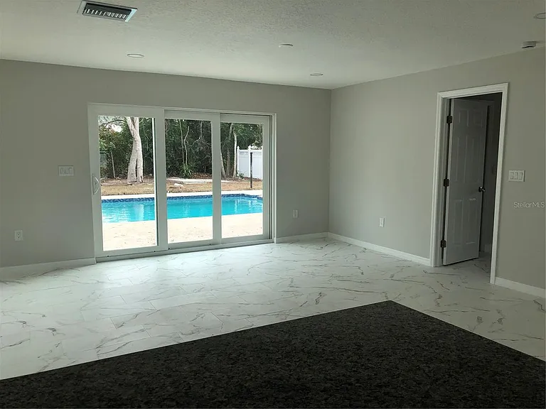 345 Parkland Ave — Photo 7