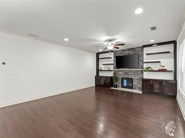 2770 Prado Ln — Photo 13