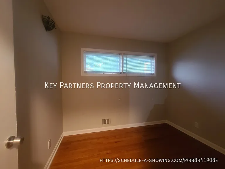 7115 Larsen Ln — Photo 13