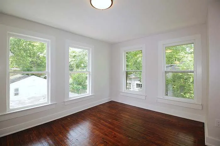 2027 Higbee Ave — Photo 3