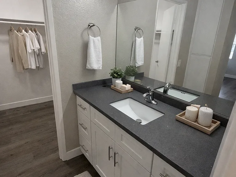 Scripps Landing Apartment Homes — Photo 52