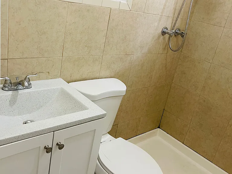 708 Georgia St #1 — Photo 7