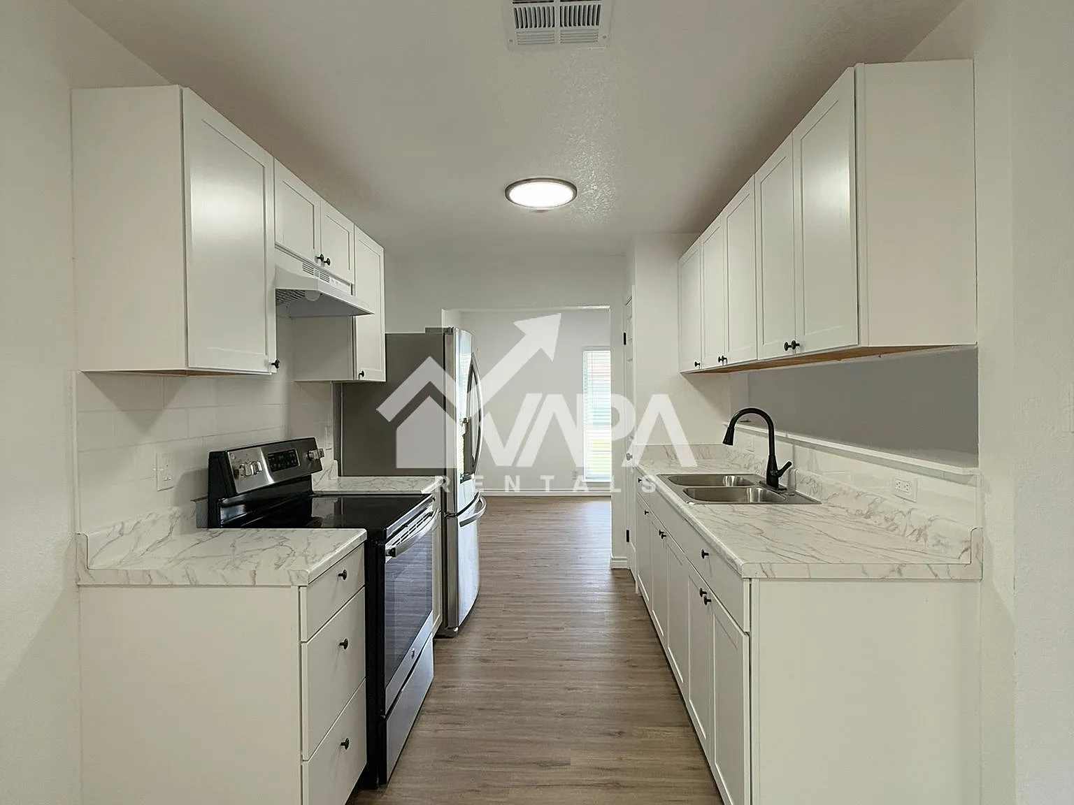 3 bed, 1502 sqft, $2,100 — Photo 4