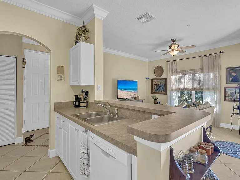 5035 Fairways Cir #C305 — Photo 18