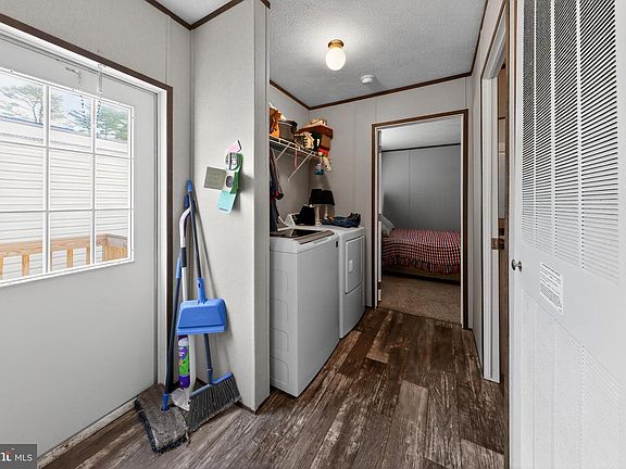 4th image of 128 Ash St #107