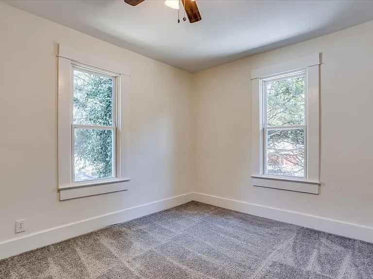 1227 N Lewellen Ave — Photo 20