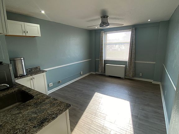 3rd image of 11850 Edgewater Dr APT 111A