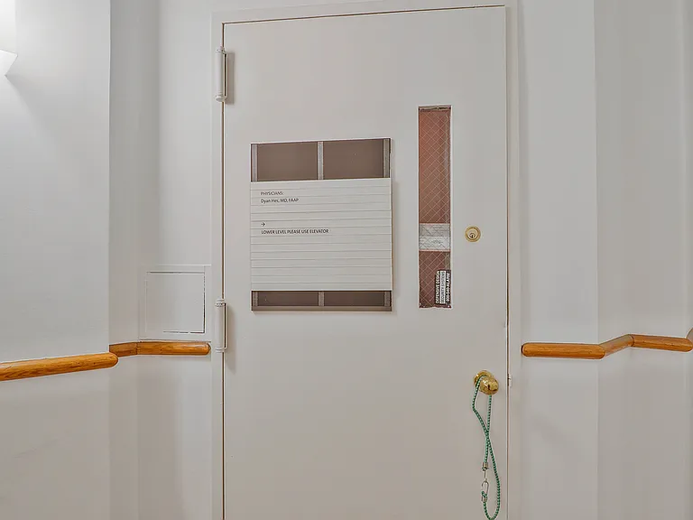420 W 23rd St #GF — Photo 8