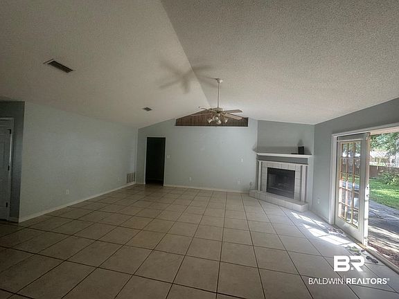 4th image of 101 Monteith Cir