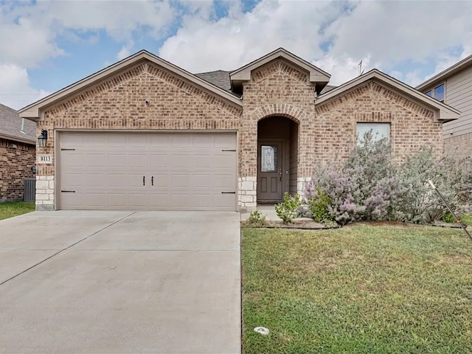 8113 Cattlemen Dr