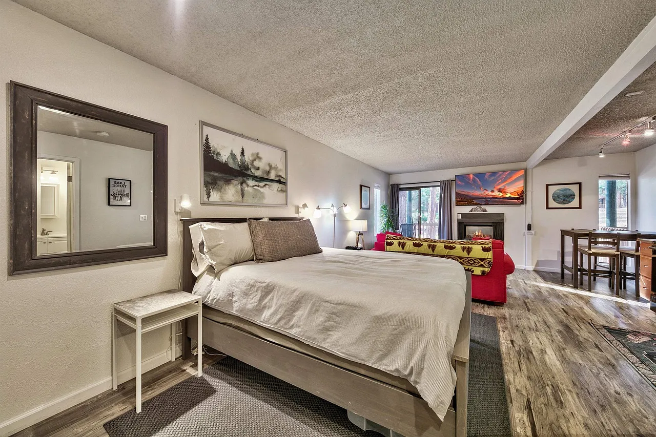 Studio, 432 sqft, $2,500 — Photo 3