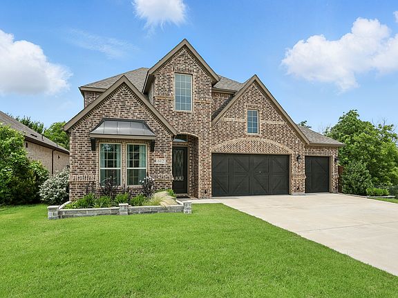 2nd image of 612 Lake Cove Dr
