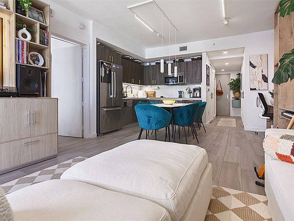 5th image of 488 NE 18th Street #3503