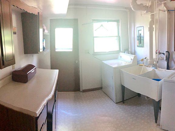 3rd image of 2724 Edgewood Dr