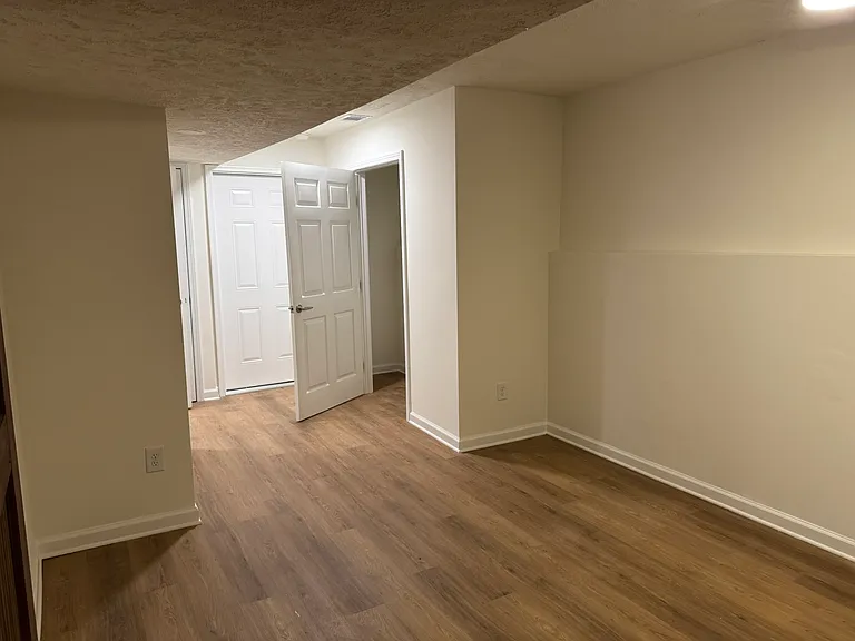 185 Lee Path #B — Photo 16