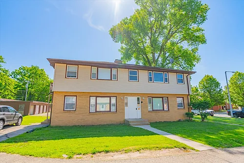 1814 Lake Point Dr #3 Photo 1