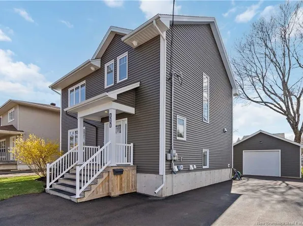 121 McClelan Ave, Riverview, NB E1B 1X1
