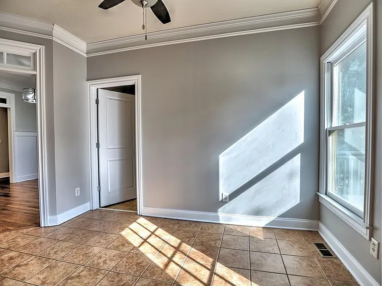 975 Odessa Dr NW — Photo 21