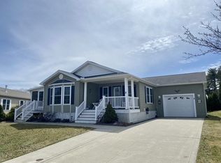 8 Modena Cir, Westfield, MA 01085