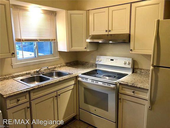 3rd image of 4651 Denver Ave APT 4