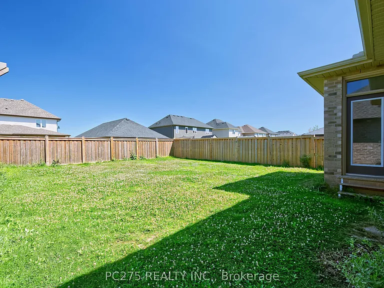 31 Ashberry Pl — Photo 34