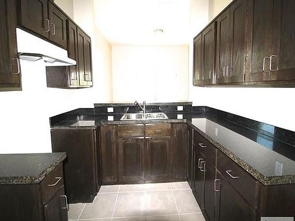 5th image of 3525 Park Ln N