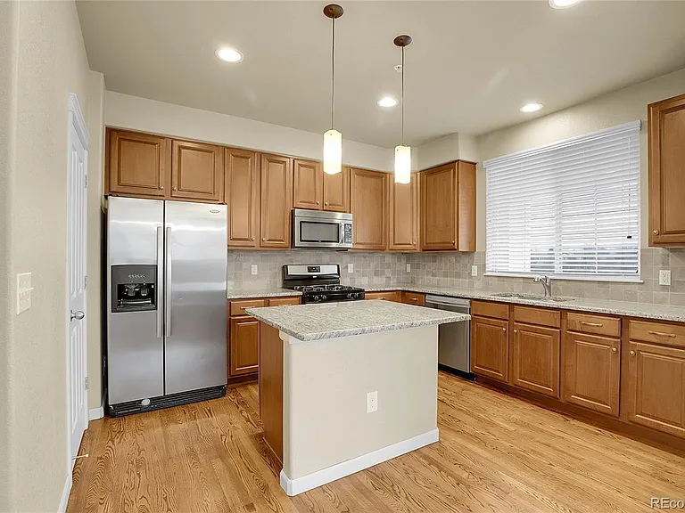 1000 Elmhurst Dr #D — Photo 4