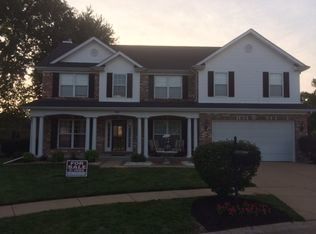 532 Triple Crown Manor Ct, Fenton, MO 63026