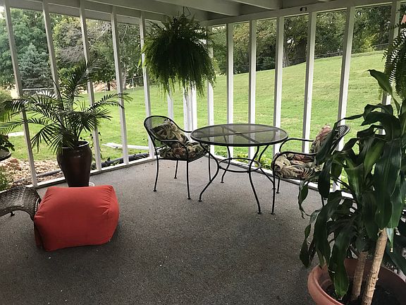 Screen porch