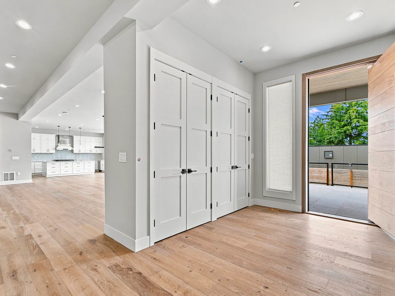 92nd Ave NE, Clyde Hill — Photo 3