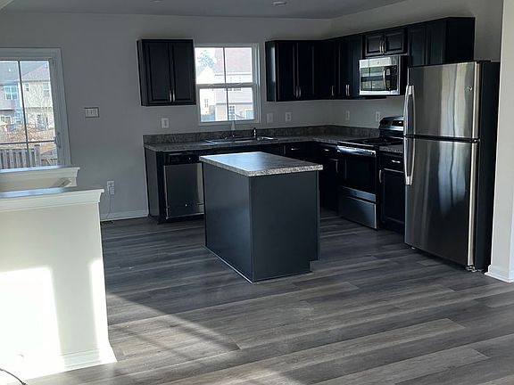 3rd image of 46350 Creeping Primrose Ln Unit E